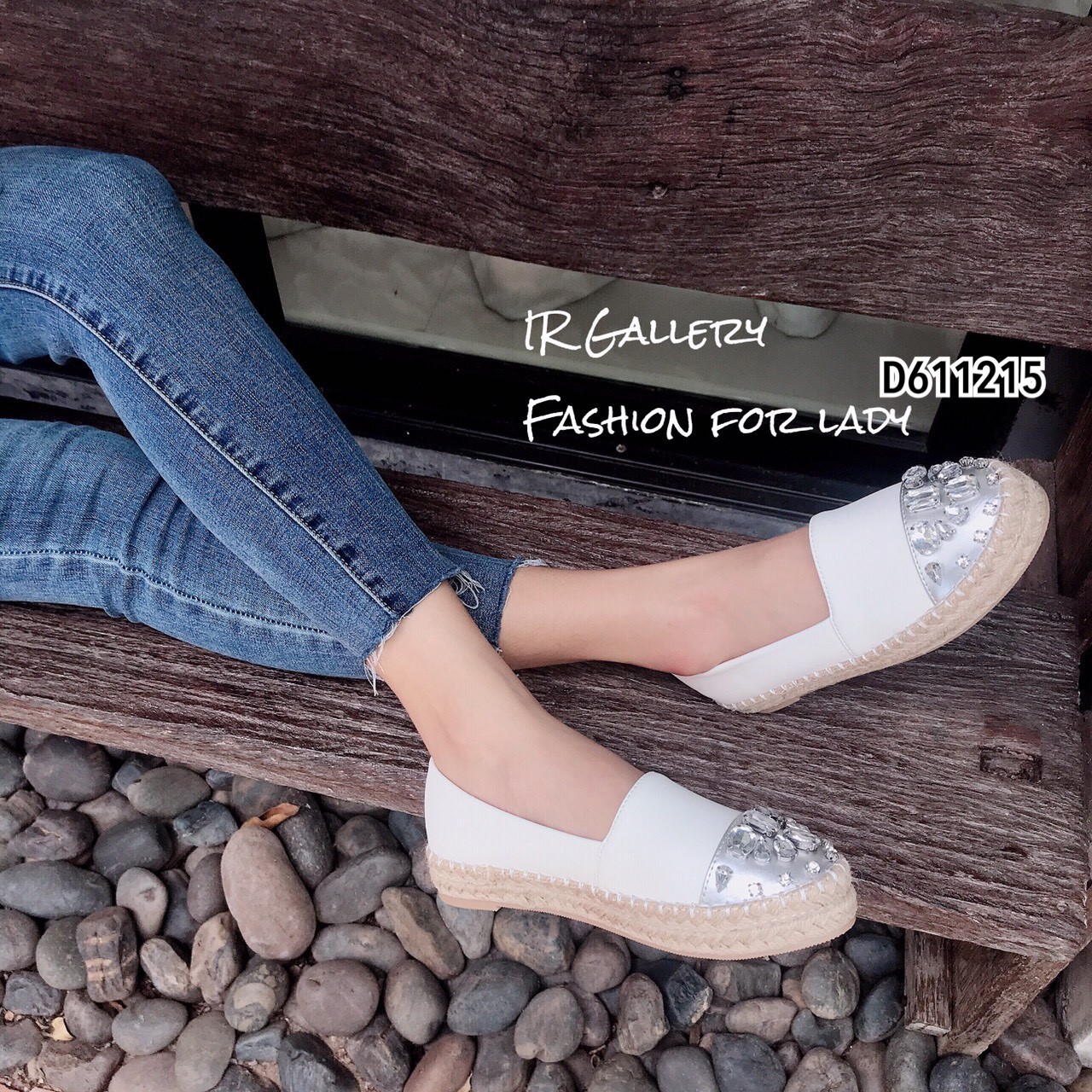 รองเท้าส้นปอ Style LYN (สีดำ)