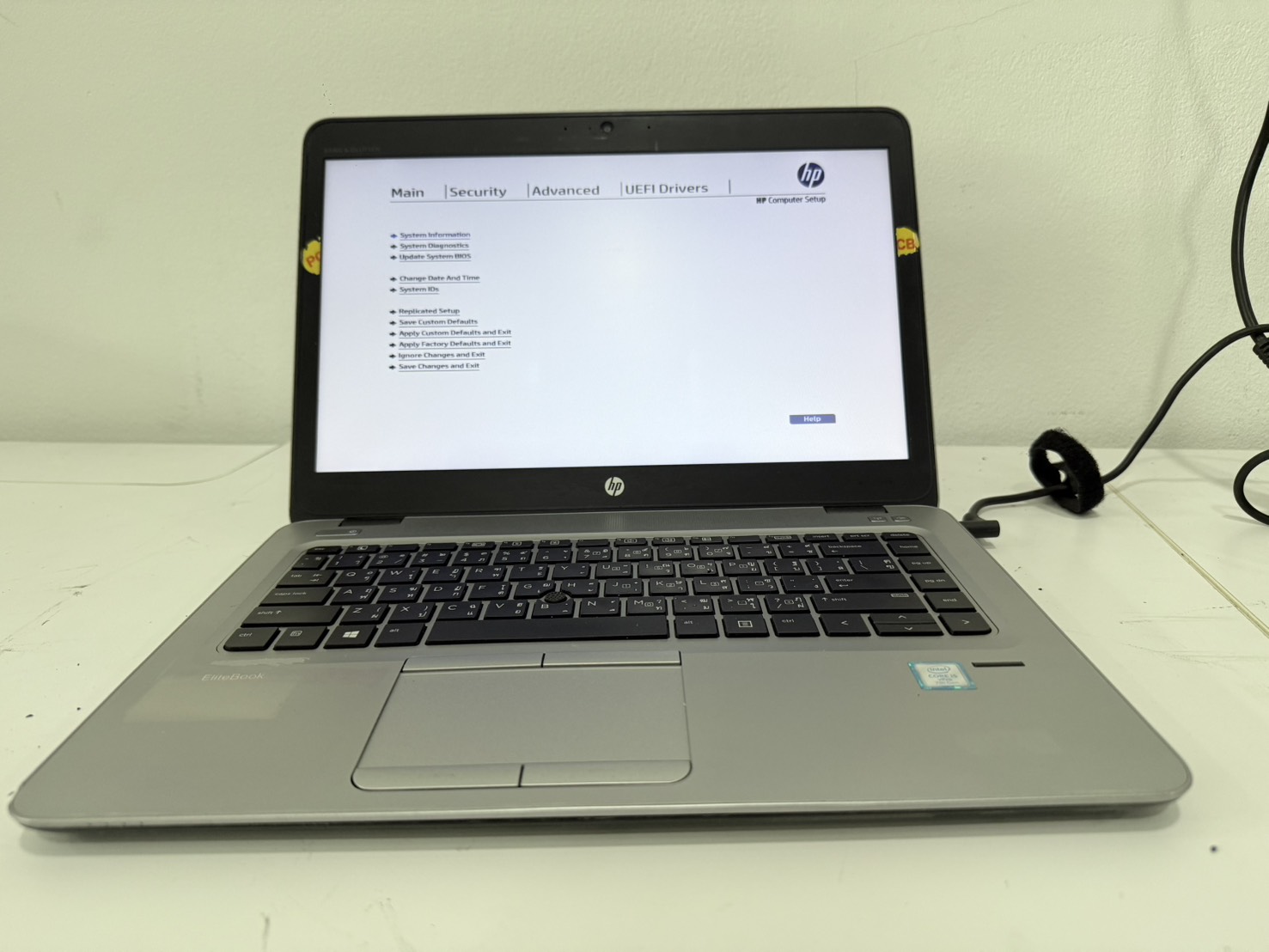 โน๊ตบุ๊ค HP EliteBook 840 G4 (i5-7300U/8GB/M.2 256GB) ไม่มี Adapter แบต 78% แบตเสื่อม จอ Bright ขอบยางเสื่อม
