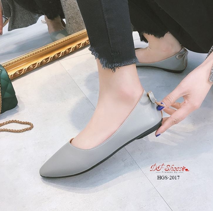 รองเท้าคัทชูส้นแบนแต่งโบว์หลัง (สีกากี)