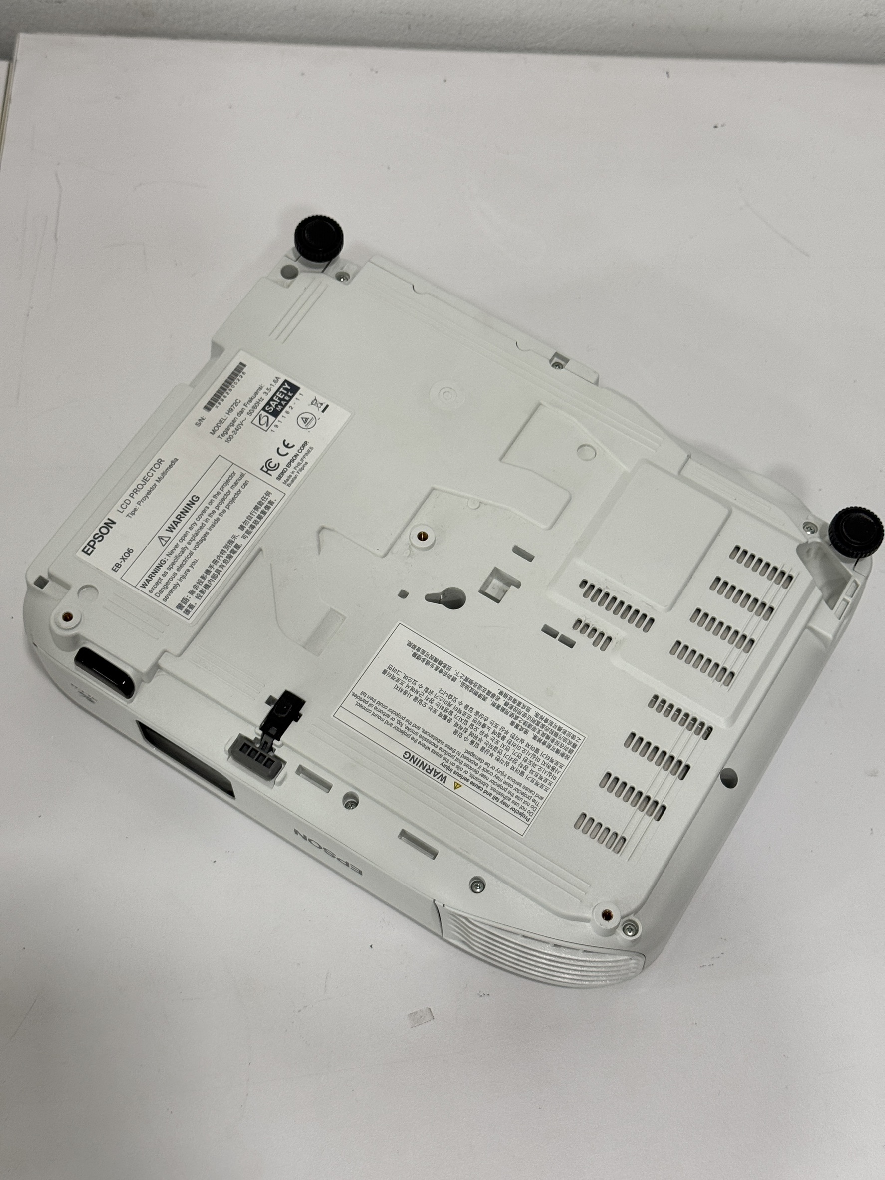 โปรเจกเตอร์ Epson EB-X06 Projector