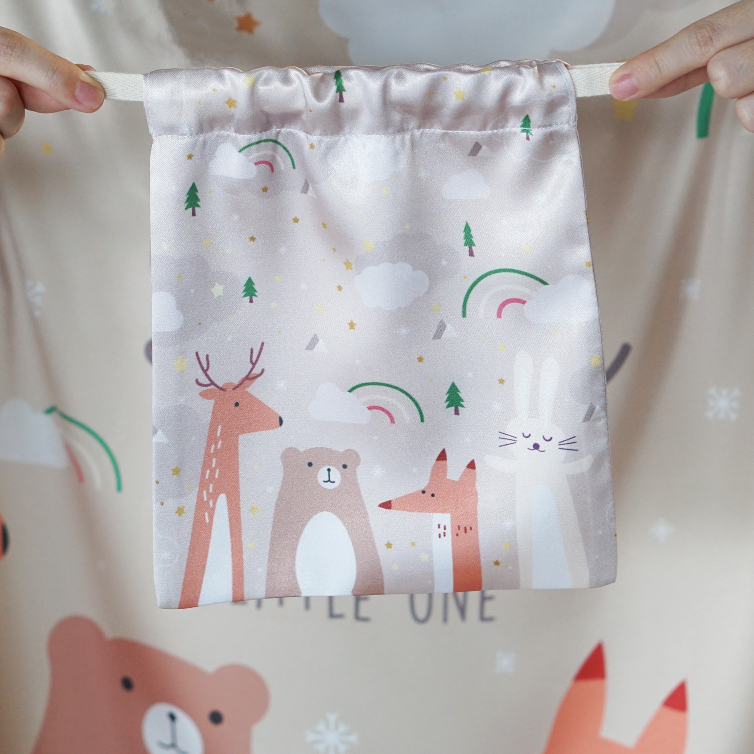 ถุงผ้าซาติน ลาย Woodland - Beige