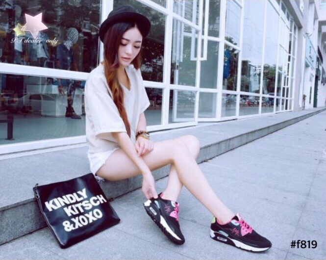 พร้อมส่ง : รองเท้าผ้าใบทรงsport (สีดำ)