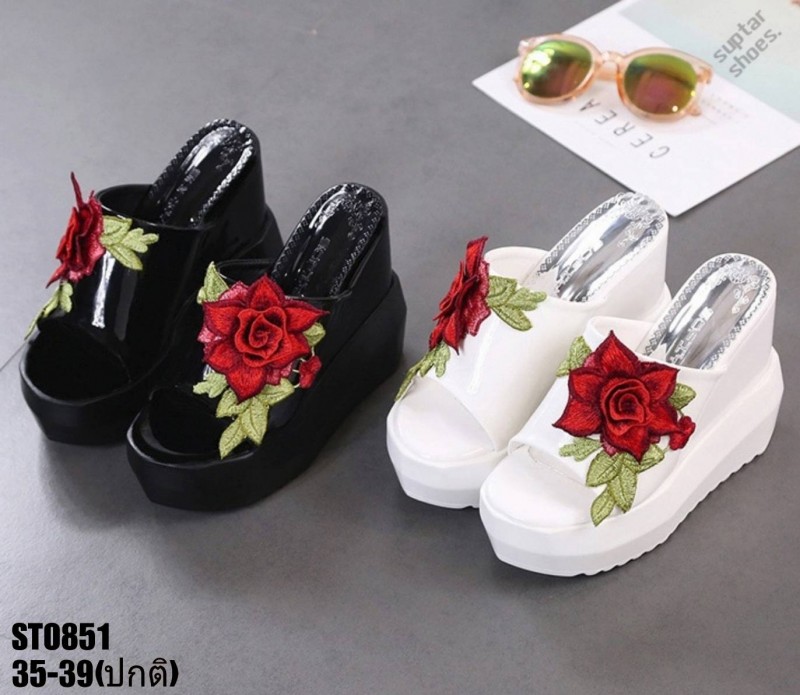 รองเท้าส้นเตารีดทรงสวมแต่งดอกไม้ (สีขาว)