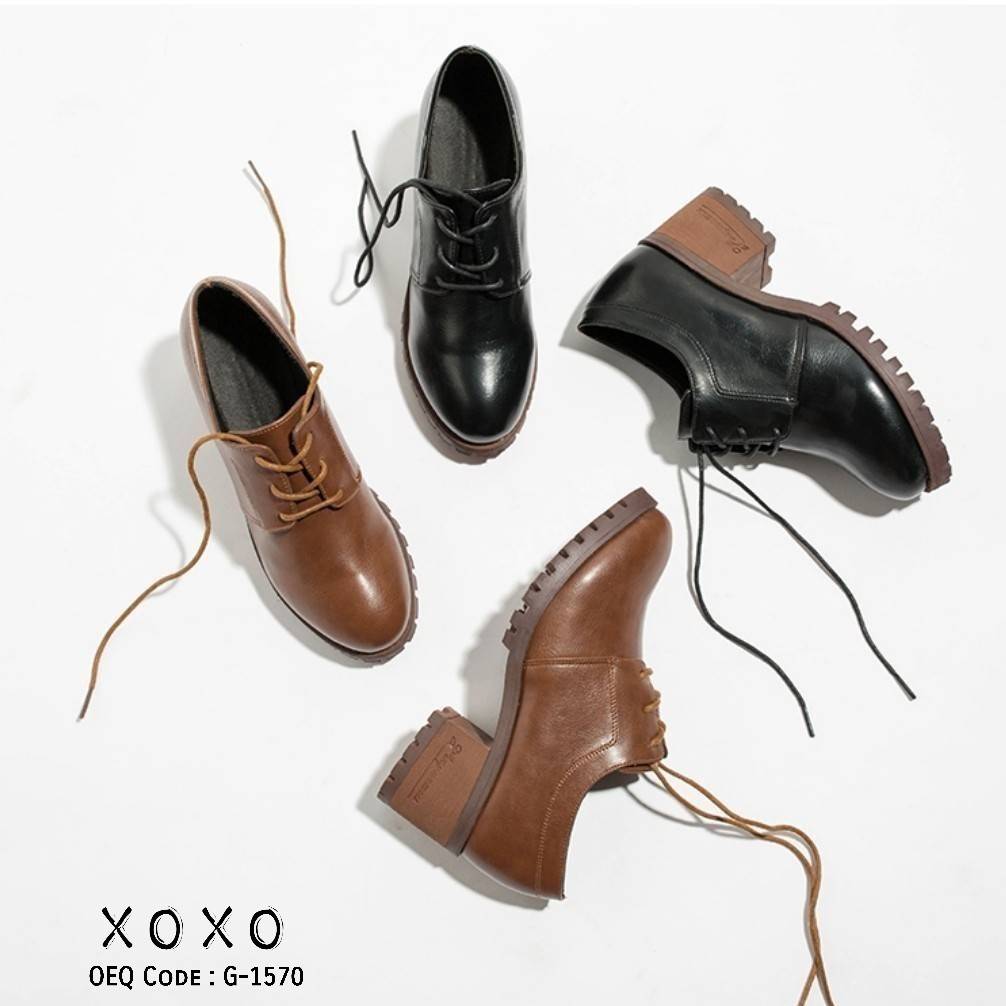 รองเท้าผ้าใบเสริมส้นทรง Oxford (สีดำ)
