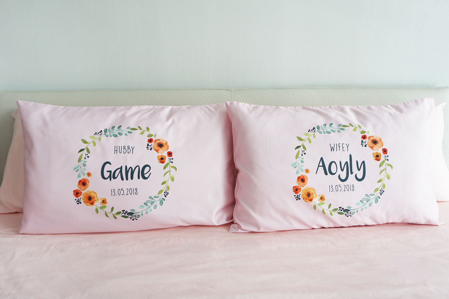 ปลอกหมอนหนุนคู่ พิมพ์ลายเต็มผืน Pink - Watercolour Floral Frame - Grey