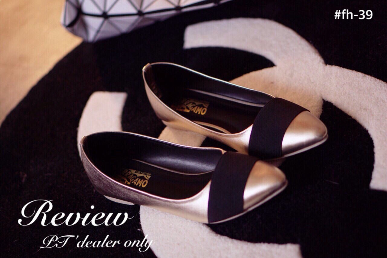 พร้อมส่ง : รองเท้าคัทชู Ferragamo (มี3สี)