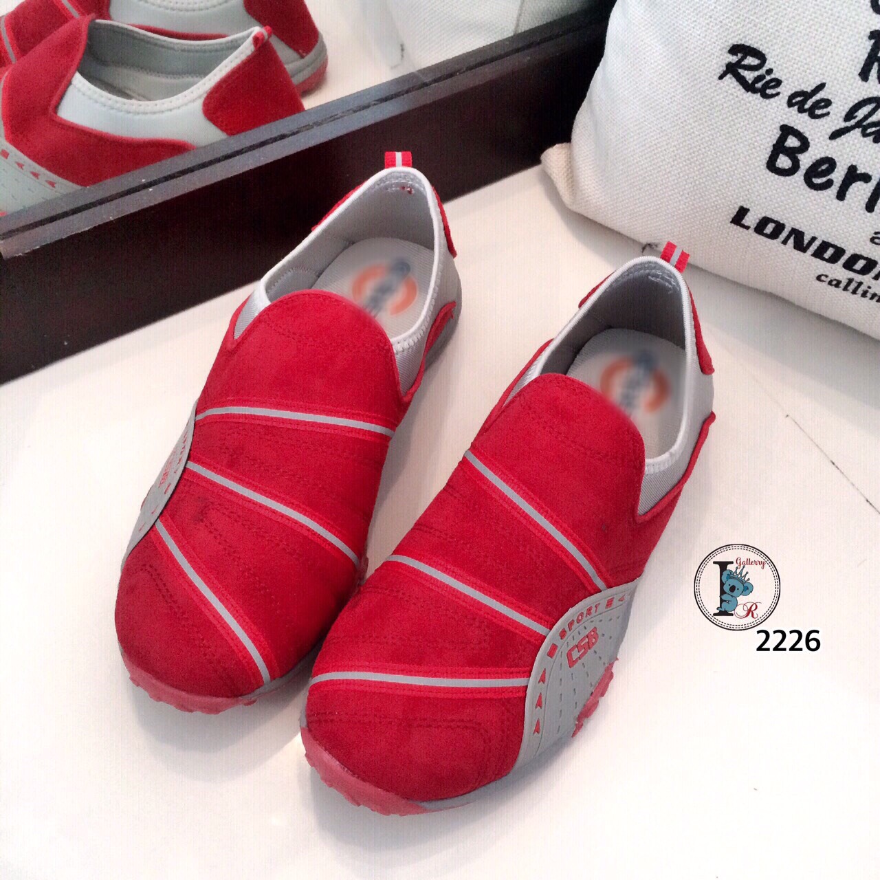 รองเท้าผ้าใบสุขภาพ CSB Two Tone (สีแดง)