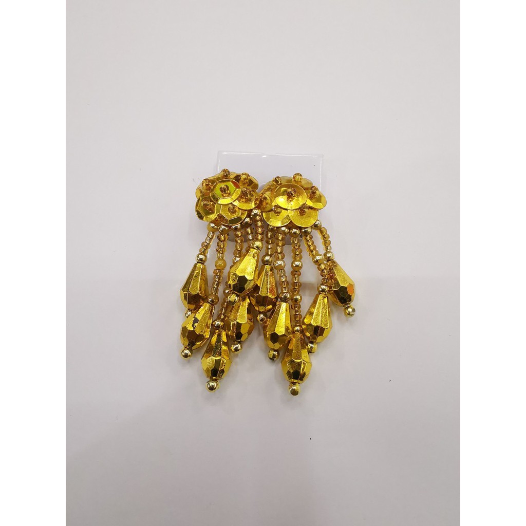 ต่างหู ประกอบชุดดรัมเมเยอร์