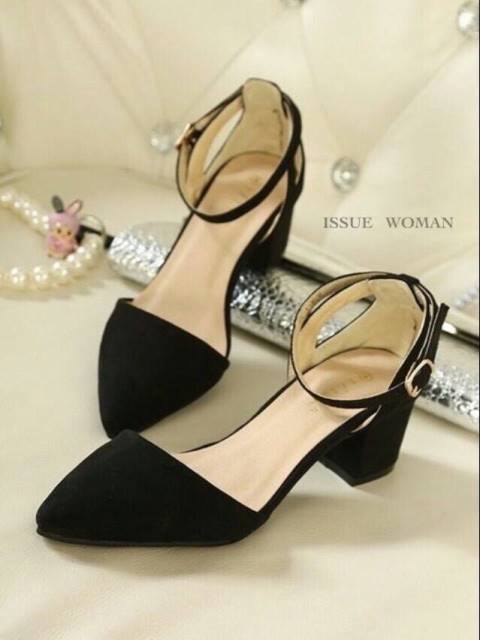 พร้อมส่ง : รองเท้าส้นสูง Style Zara