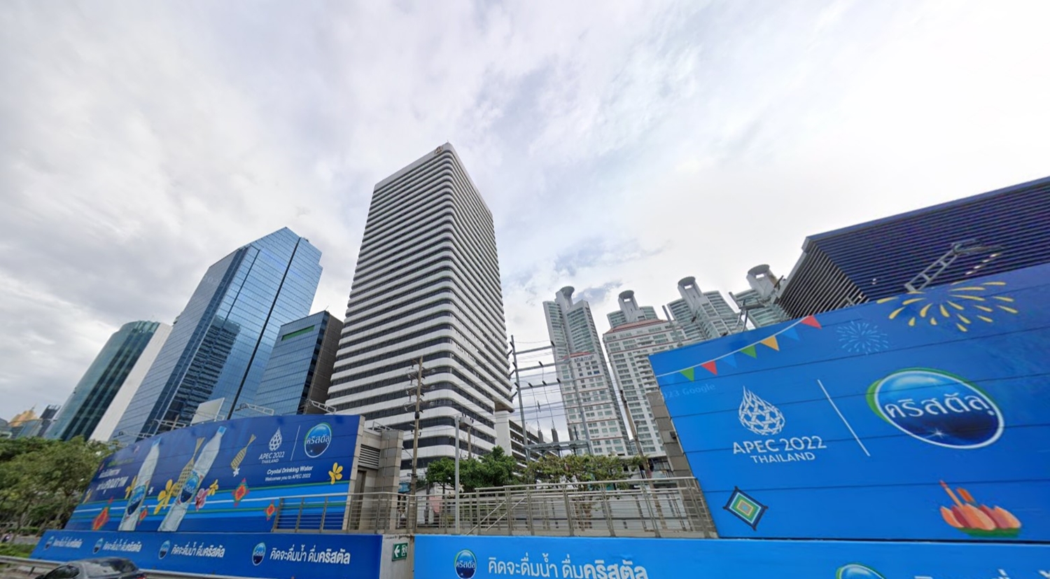 ขาย/ให้เช่าพื้นที่สำนักงานออฟฟิศย่านสุขุมวิท กรุงเทพฯ ตรงข้ามสวนเบญจกิติ ใกล้สถานีรถไฟฟ้า BTS อโศก และ MRT สุขุมวิท เพียง 750 เมตร | Ocean Tower 1