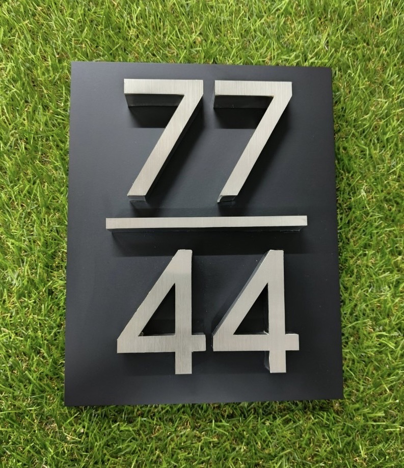 ป้ายบ้านเลขที่77/44 อักษรโลหะสแตนเลสยกขอบ
