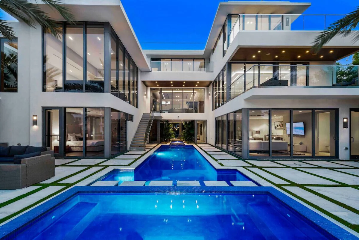 ขายโรงแรมหรู ระดับ 4 ดาว ติดถนนบางนา-ตราด บางเสาธง สมุทรปราการ