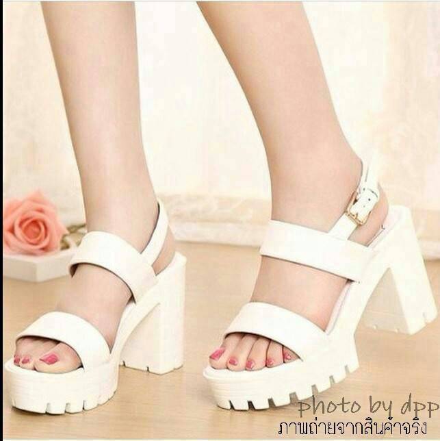พร้อมส่ง : รองเท้าStyle nanda Shoesแบบสายคาด (สีขาว)