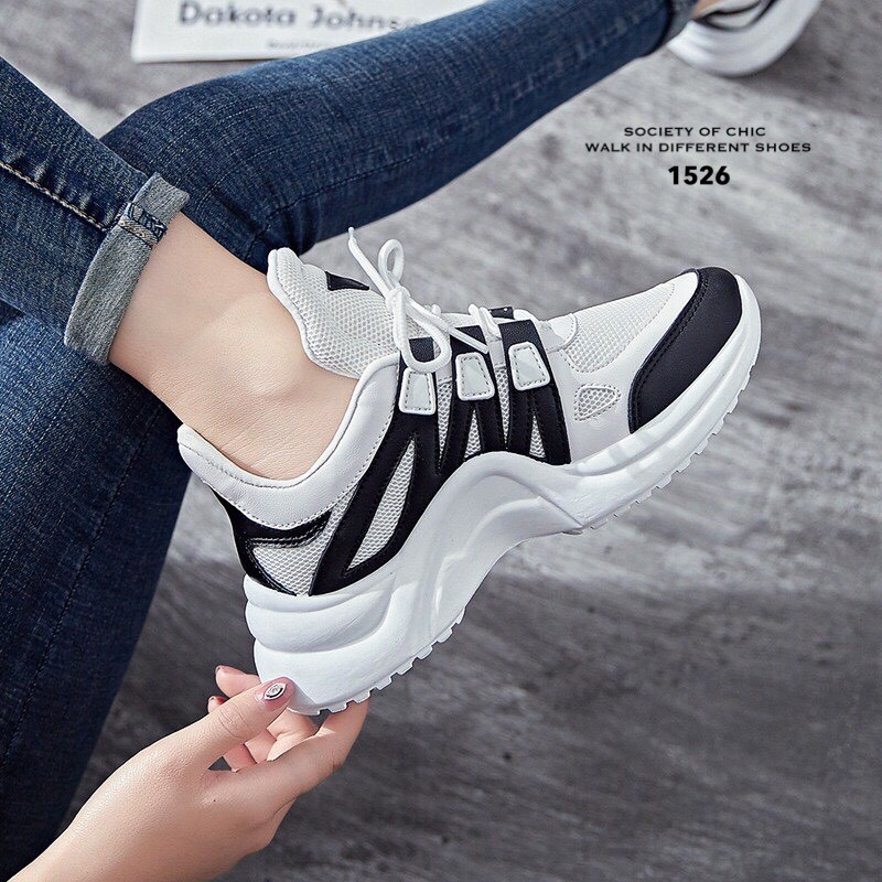 รองเท้าผ้าใบทรงSpotสไตล์แบรนด์ (สีเหลือง)