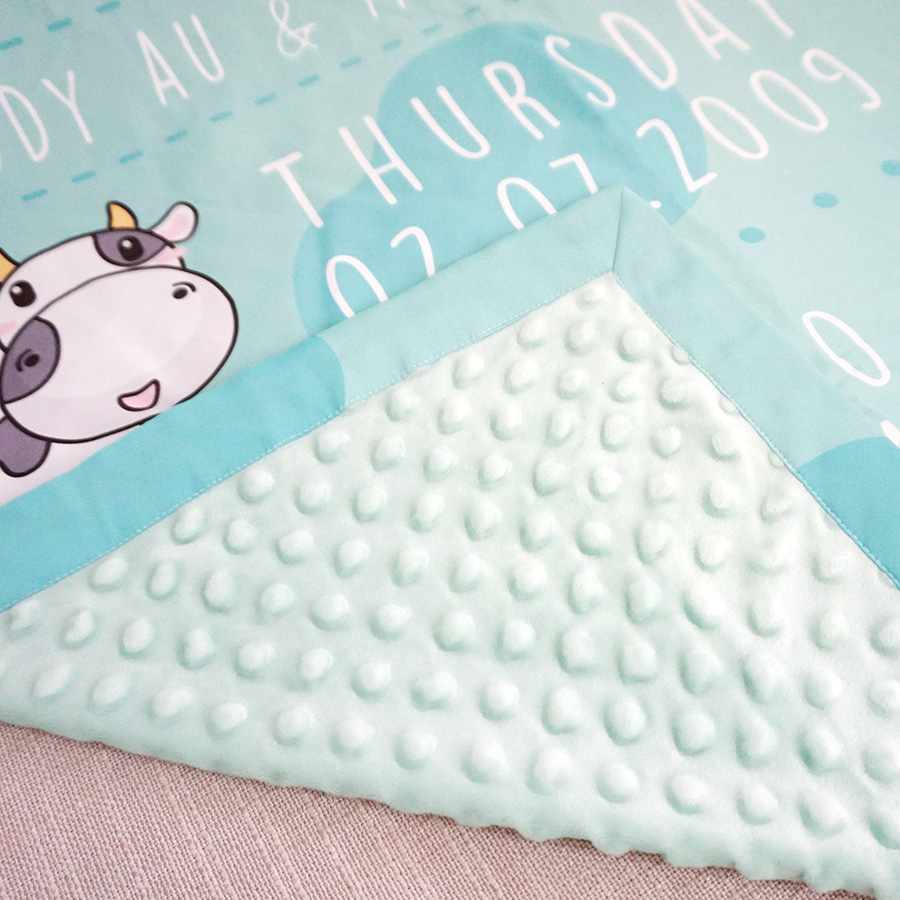 ผ้าห่มเด็ก ใส่ประวัติแรกเกิด ลายวัว สีมิ้นท์ / Cow - Mint