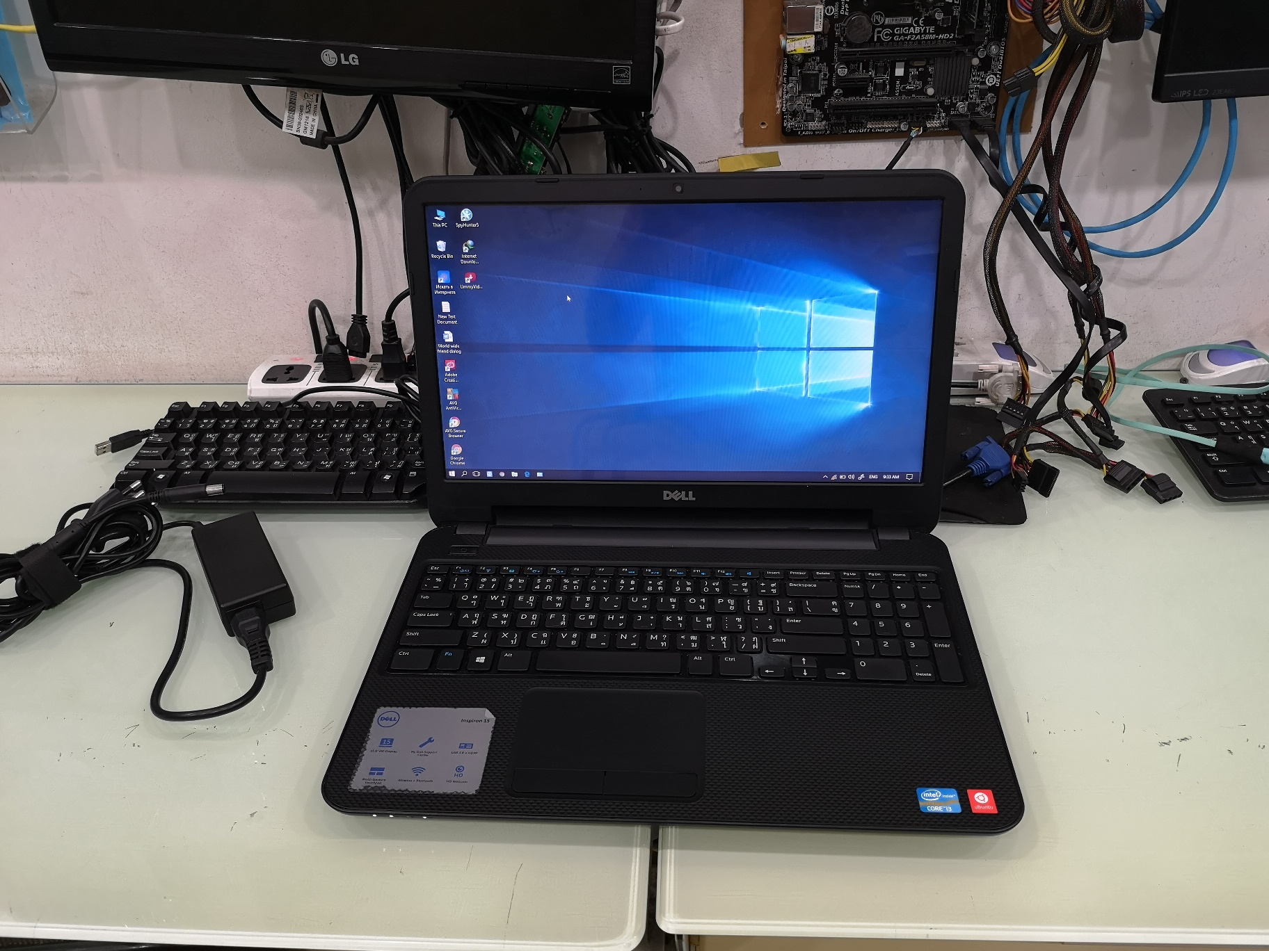 DELL Inspiron N3521-W561005TH