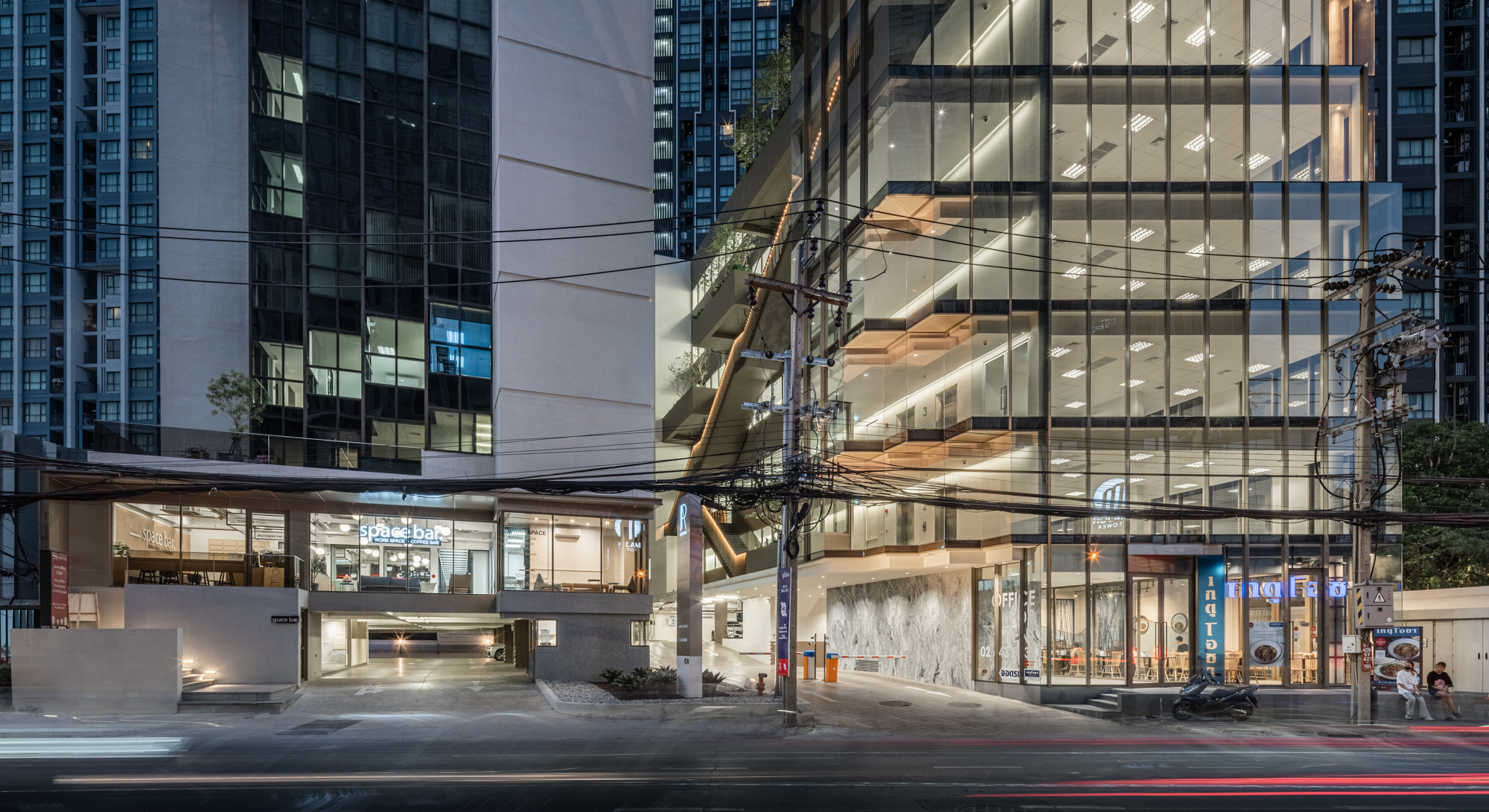 อาคาร ฤทธิ์รัตน (Ritratana Building) สำนักงานให้เช่าย่านรามคำแหง ใกล้รถไฟฟ้าสายสีส้ม สถานีรามคำแหง 12 เพียง 350 เมตร