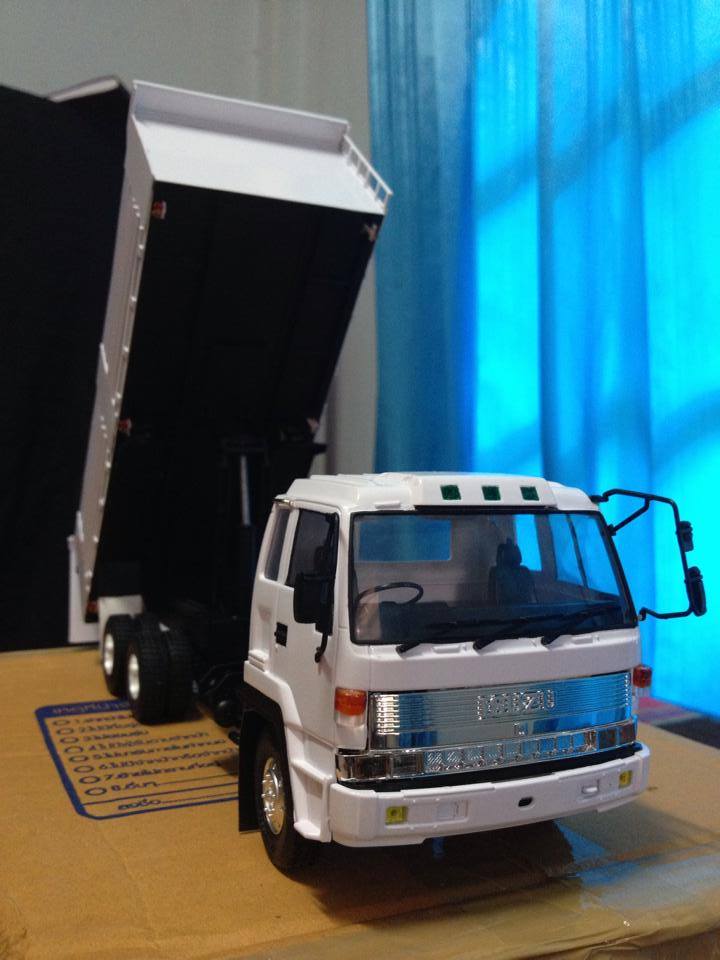 โมเดลรถบรรทุกดัมพ์สามมิตรจำลอง 1/32