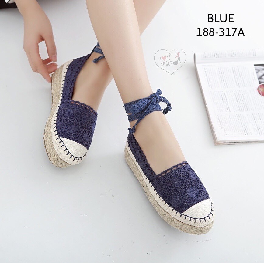 รองเท้าลูกไม้ส้นปอ (สีครีม)