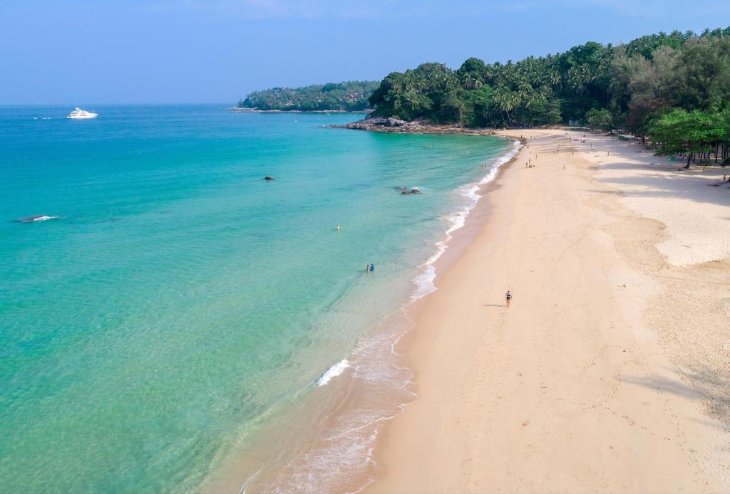 ขายโรงแรม 3 ดาว ขนาด 50 ห้อง ใกล้หาดสุรินทร์ ภูเก็ต เพียง 300 เมตร