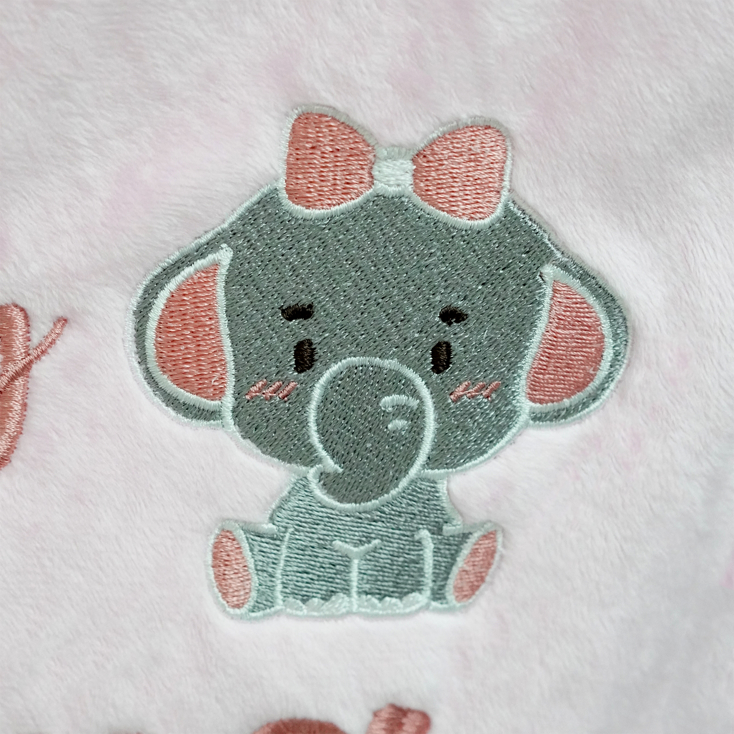 ผ้าห่ม Minky - สีชมพู 75x100cm แบบปักชื่อ+การ์ตูน - Elephant