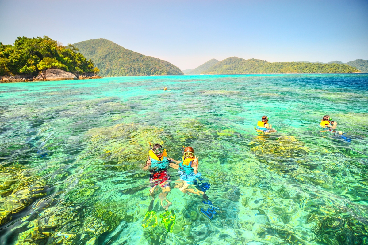 ขายโรงแรมเขาหลัก 75 ห้องพัก ติดทะเลอันดามัน ยาว 145 เมตร ใกล้อุทยานแห่งชาติ เขาหลัก-ลำรู่ อ.ตะกั่วป่า จ.พังงา