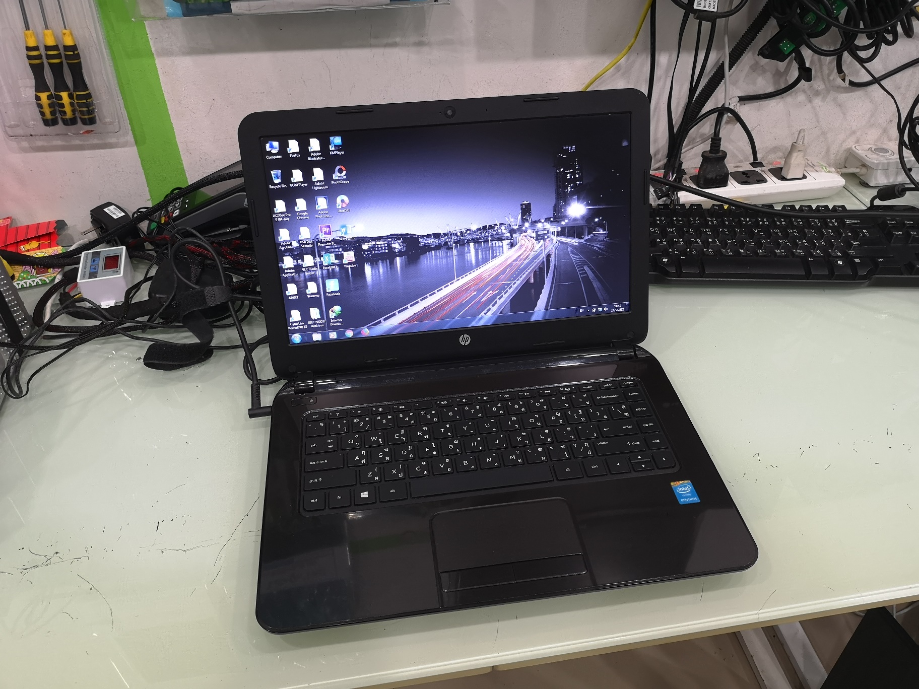 HP 14-r048TU