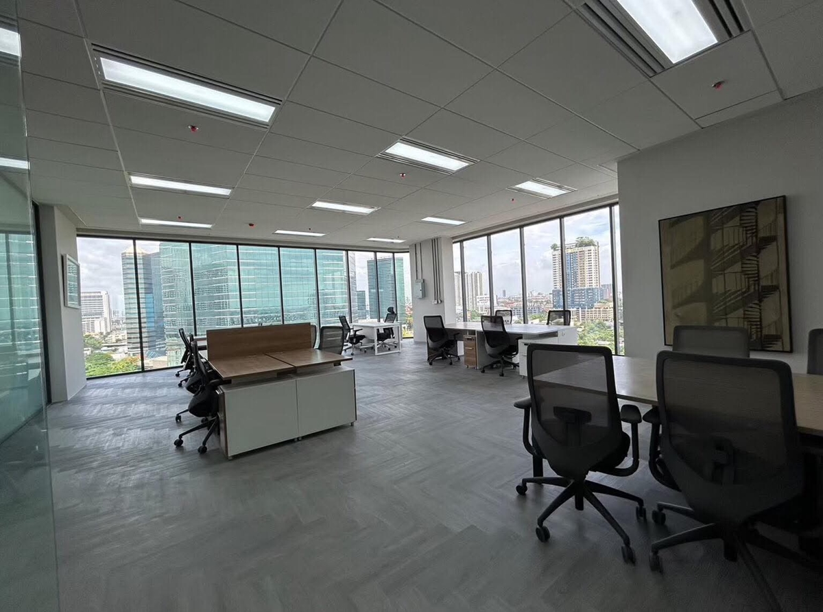 อาคารรัชโยธิน ฮิลส์ ( Ratchayothin Hills ) สำนักงานให้เช่าติดถนนพหลโยธิน ใกล้รถไฟฟ้าสายสีเขียว สถานีพหลโยธิน 24 เพียง 200 ม.