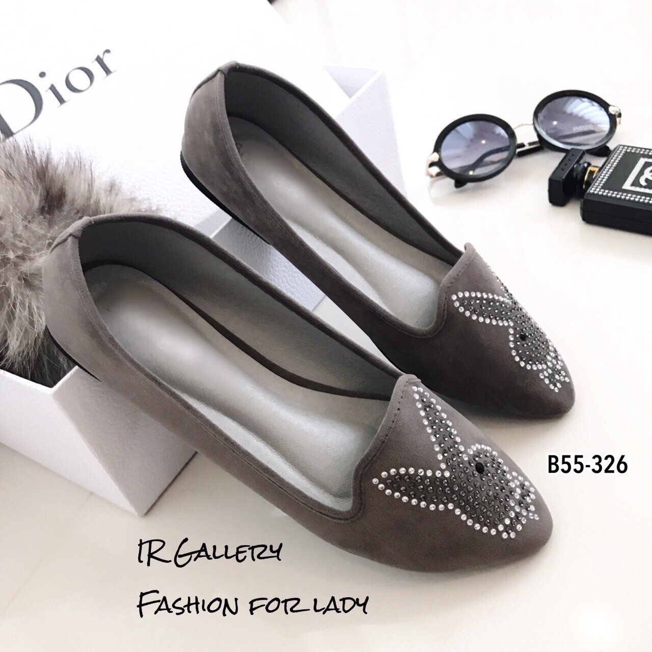 รองเท้าคัทชูกำมะหยี่ Style Playboy (สีดำ)