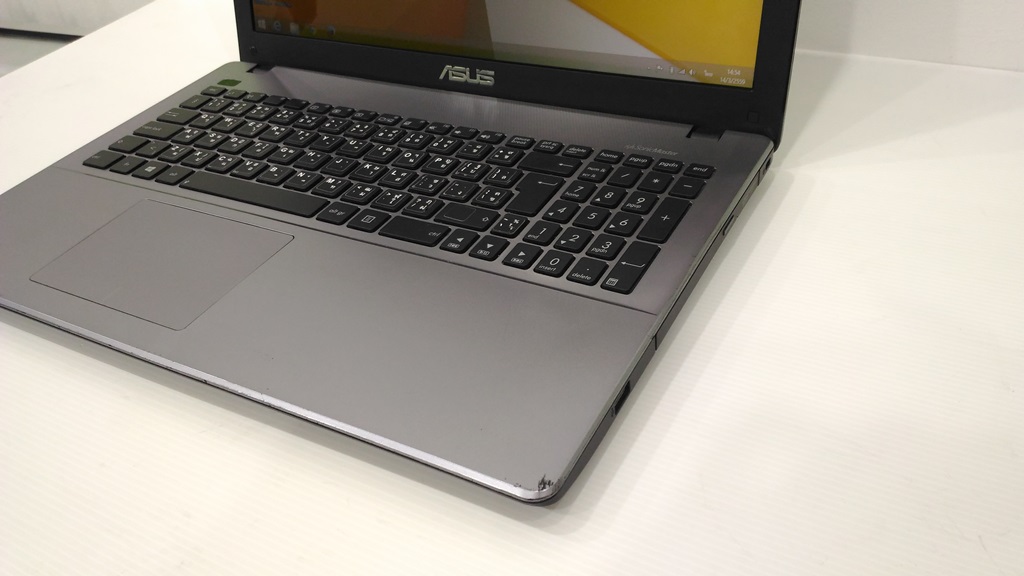 ASUS F550VC