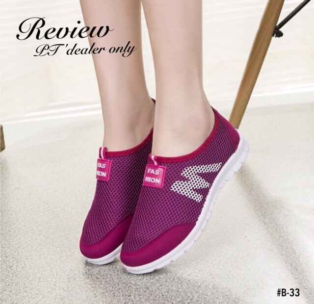 รองเท้าผ้าใบ M (สีเลือดหมู)