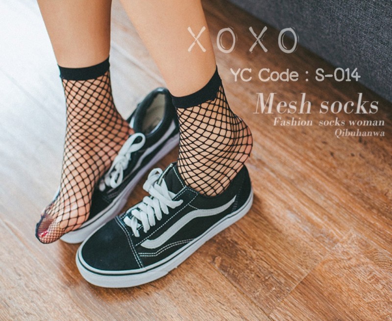 ถุงเท้าตาข่าย