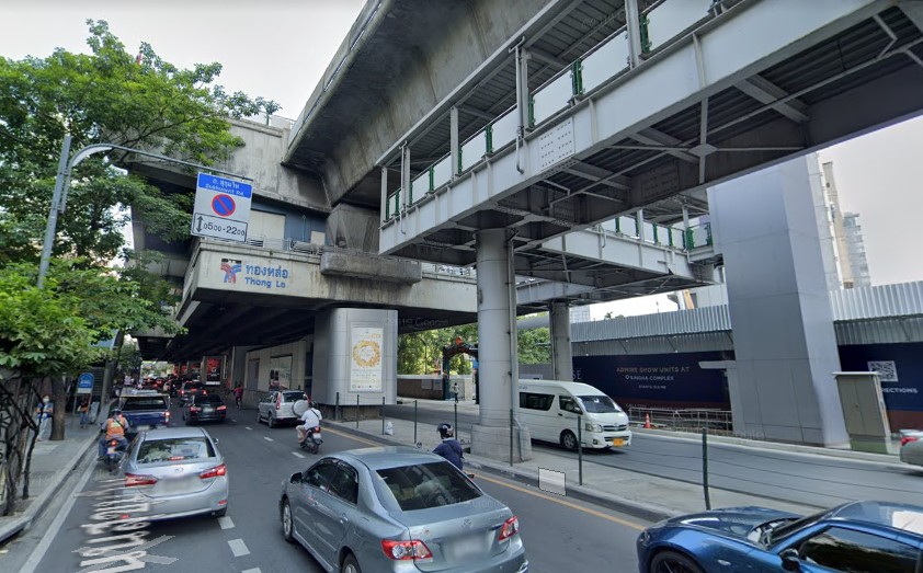 Land for sale on Sukhumvit Road near Thonglor BTS station, Bangkok, Thailand.
