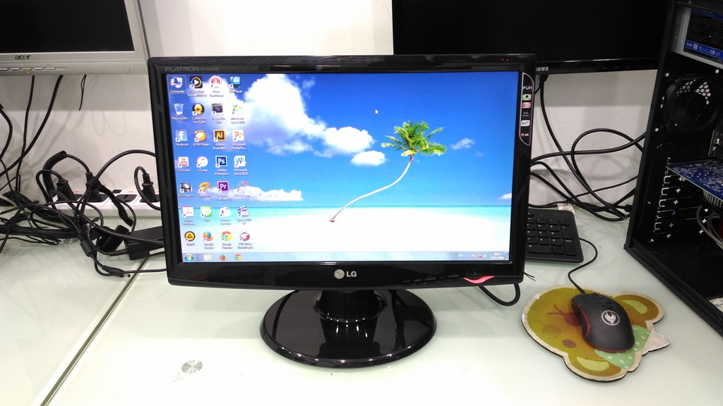 LG 18.5" LED W1943SB-PF