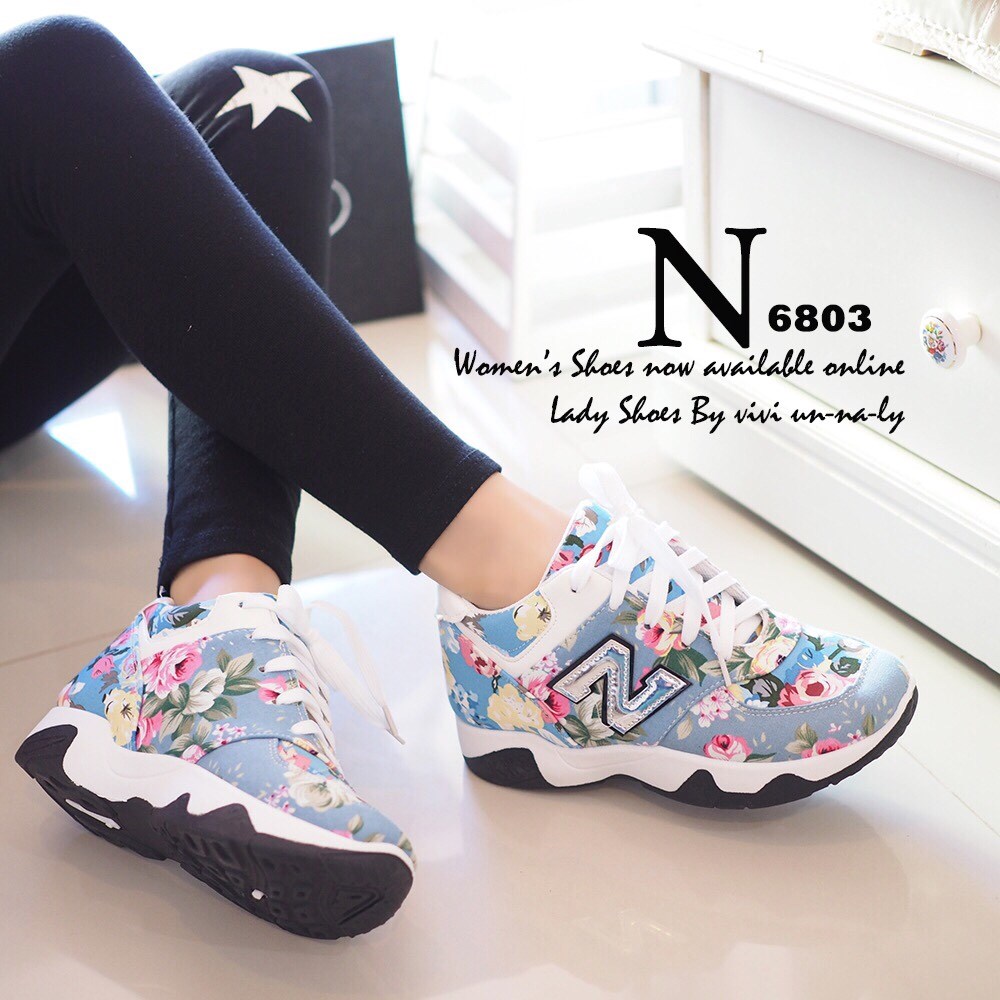 พร้อมส่ง : รองเท้า New Balacne ลายโฮโลแกรม (สีฟ้า)