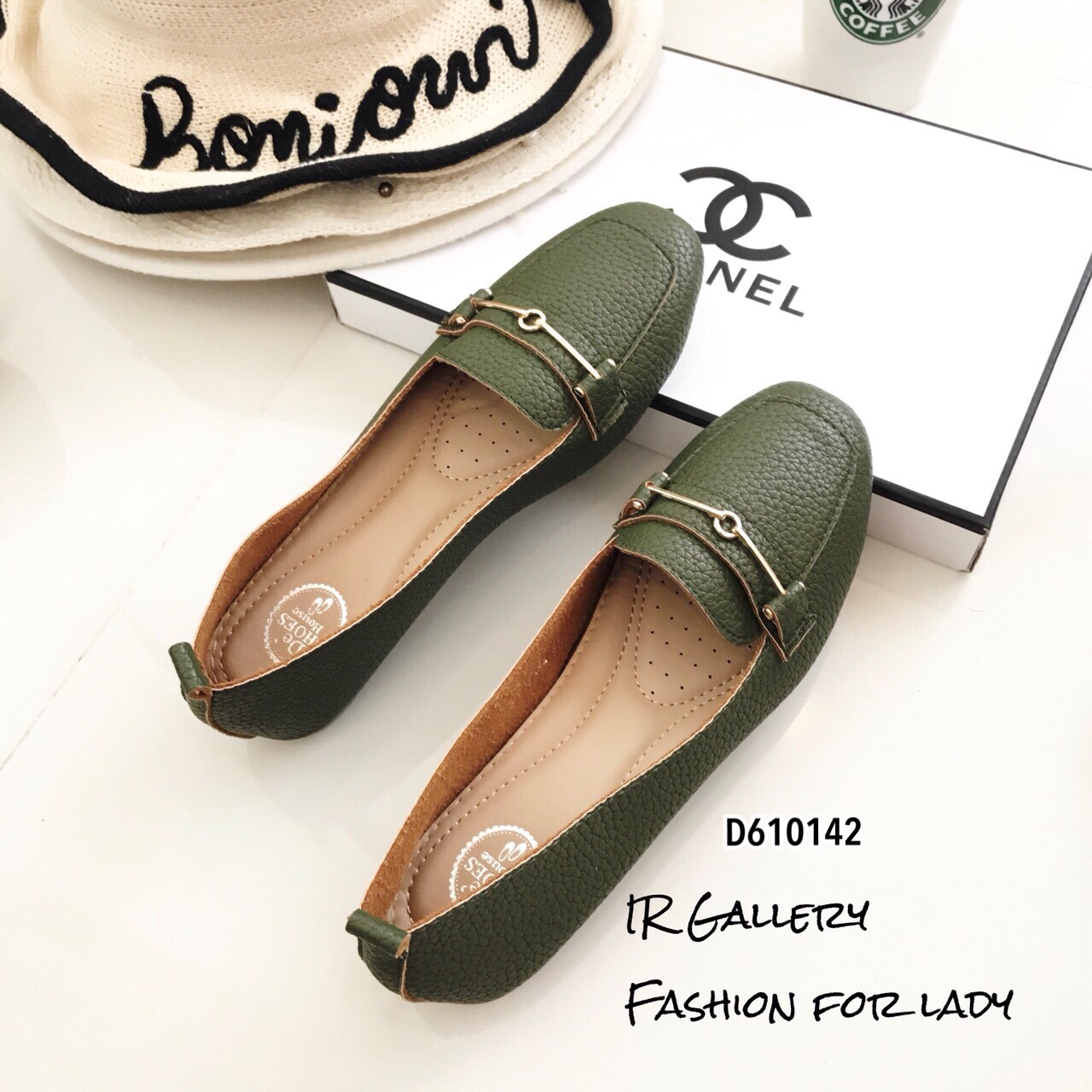 รองเท้าคัทชูหนังทรงสวมแต่งอะไหล่ (สีน้ำตาล)