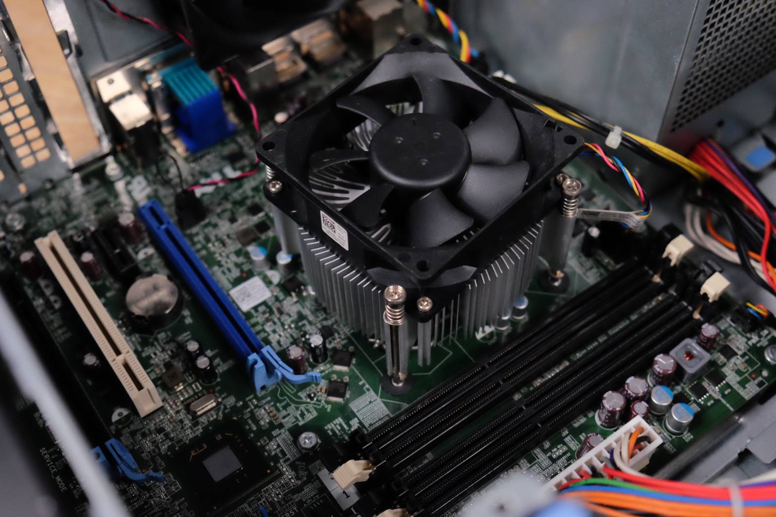 เวิร์คสเตชั่นมือสอง Dell T1650 (i3-3220 Ram8GB SSD120GB HDD1TB) แถม Wifi Card 2.4 GHz มีประกันร้าน ดูแลดี