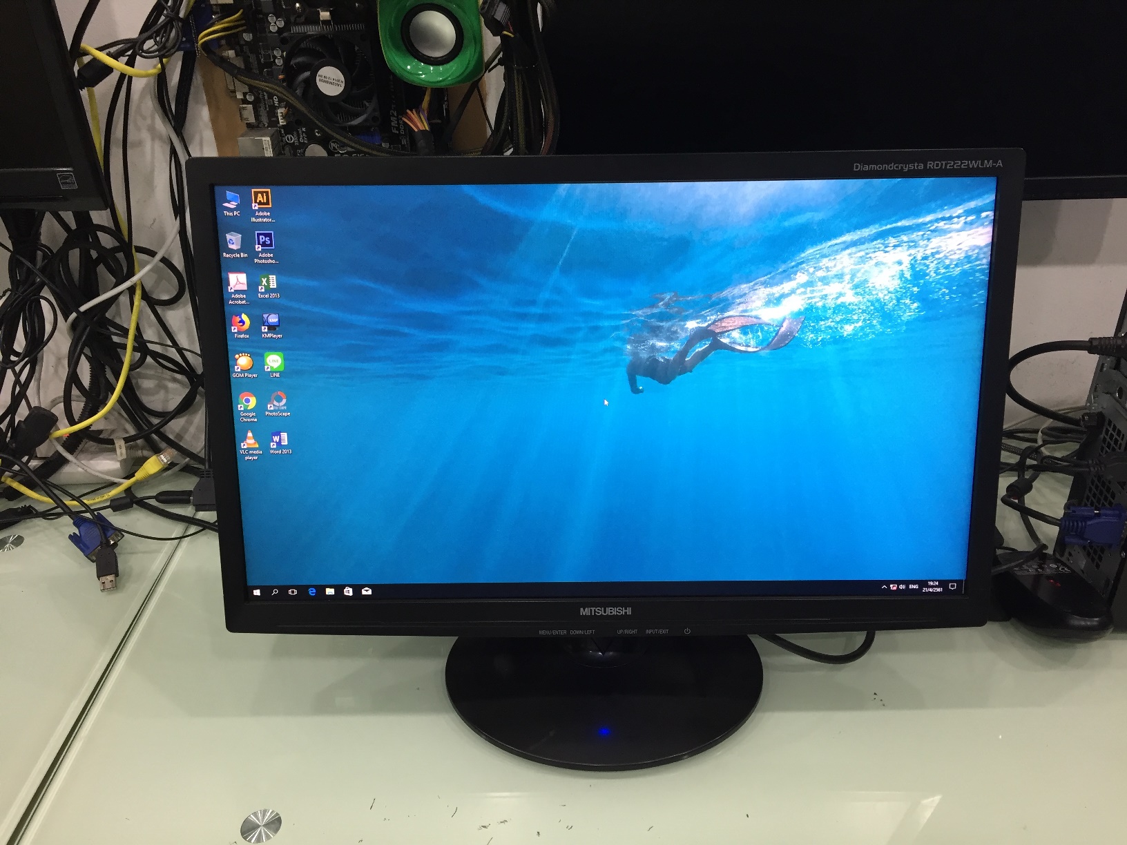 21.5" Full HD MITSUBISHI Diamondcrysta RDT222WLM-A