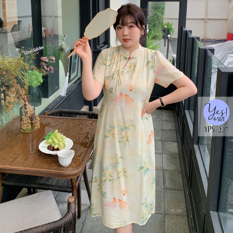 ชุดเดรสกี่เพ้ายาวสาวอวบ อก 38-50 นิ้ว เดรสตรุษจีนสีครีม คอจีน ผ้าคอตต้อนผสม พิมพ์ลายใบไม้+ปลาทอง YPS-227