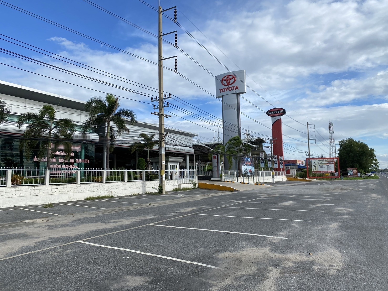 ขายโชว์รูมรถยนต์พร้อมศูนย์บริการซ่อม ติดถนนสุขุมวิท (บางแสน) จ.ชลบุรี