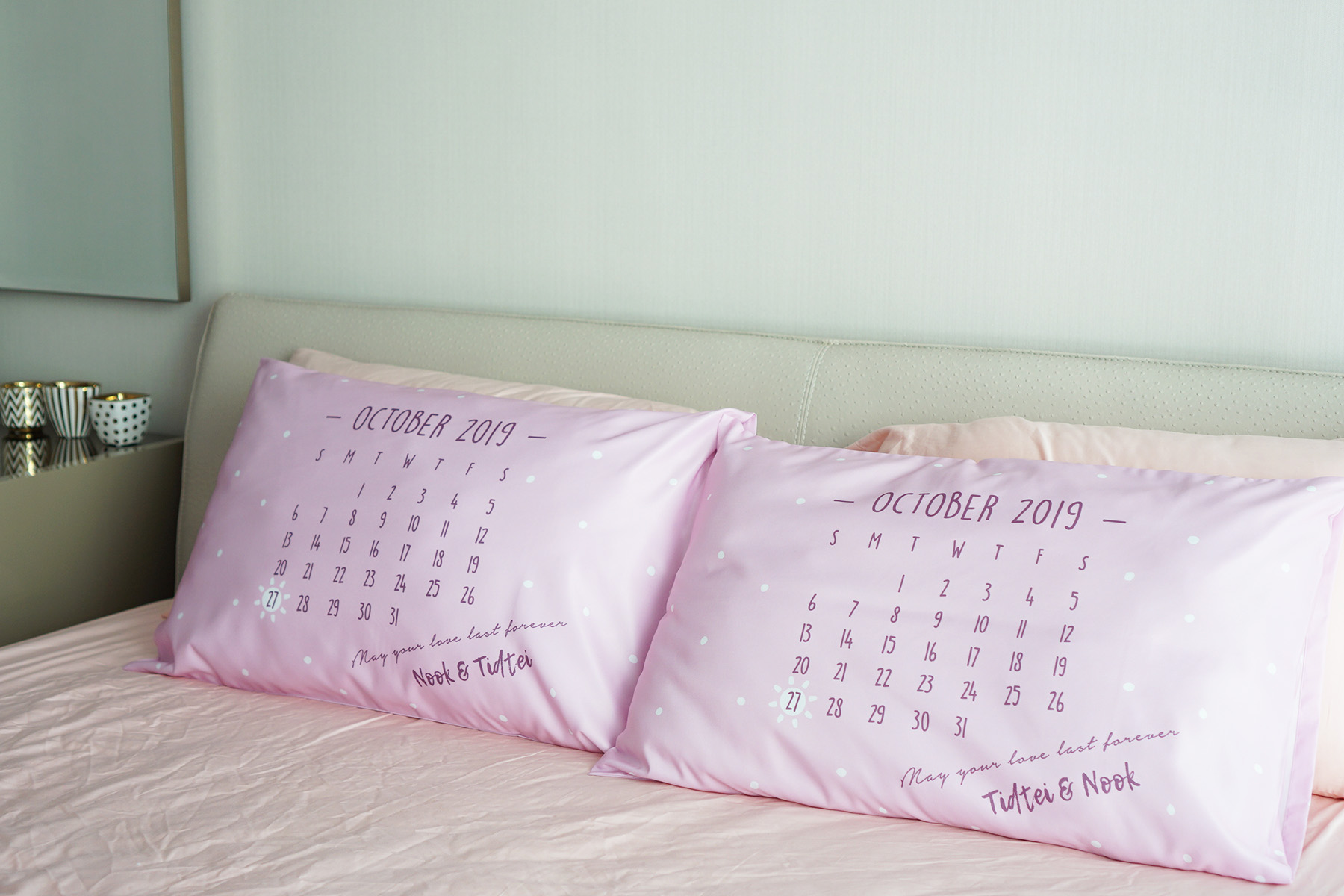 ปลอกหมอนหนุนคู่ พิมพ์ลายเต็มผืน ลาย Calendar - Pink