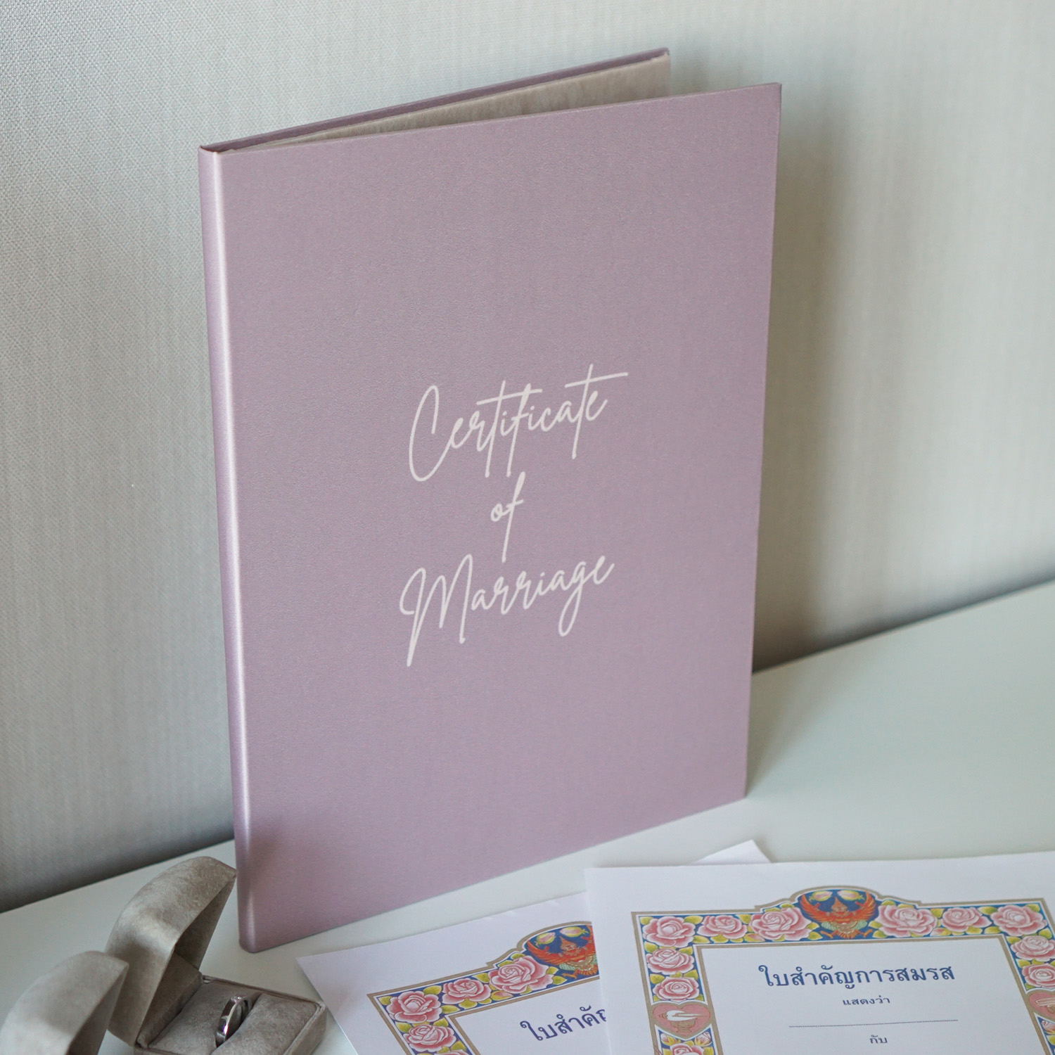 แฟ้มใส่ทะเบียนสมรสพร้อมส่ง Grade A- ลาย Minimal - Rose Taupe พร้อมข้อความ Certificate of Marriage