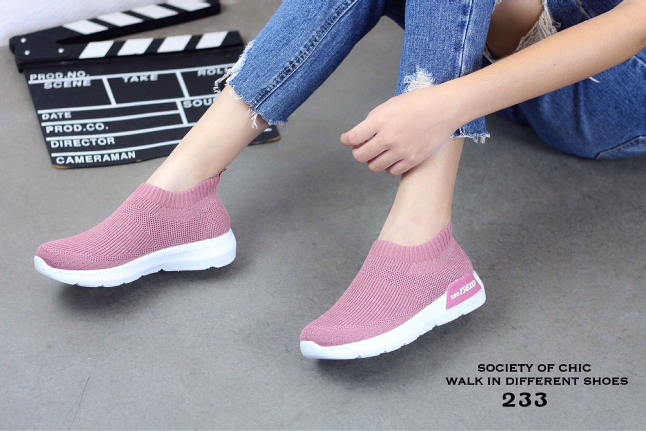 รองเท้าผ้าใบสวมผ้านิ่มแต่งขอบถุงเท้า (สีเทา)