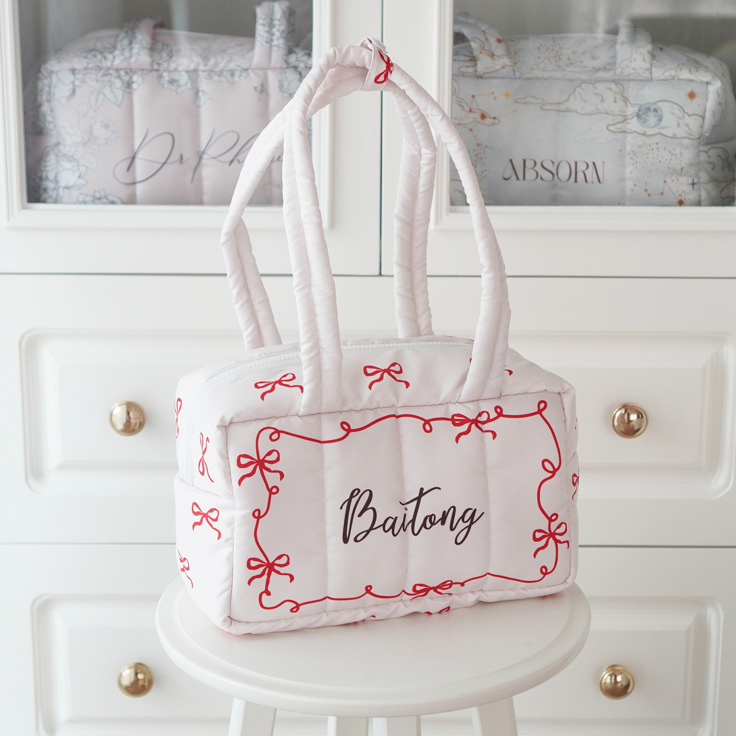 Fluffy Bowling Bag กระเป๋านุ่มนิ่ม ทรง Bowling สั่งทำใส่ข้อความ ลาย Valentine's Ribbon - White