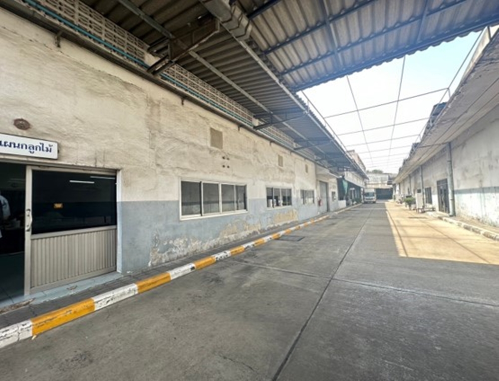 ให้เช่าโรงงานและโกดังคลังสินค้า พร้อมหอพักพนักงาน ติดถนนเพชรเกษม สามพราน จ.นครปฐม เหมาะเช่าเปิดกิจการได้ทันที