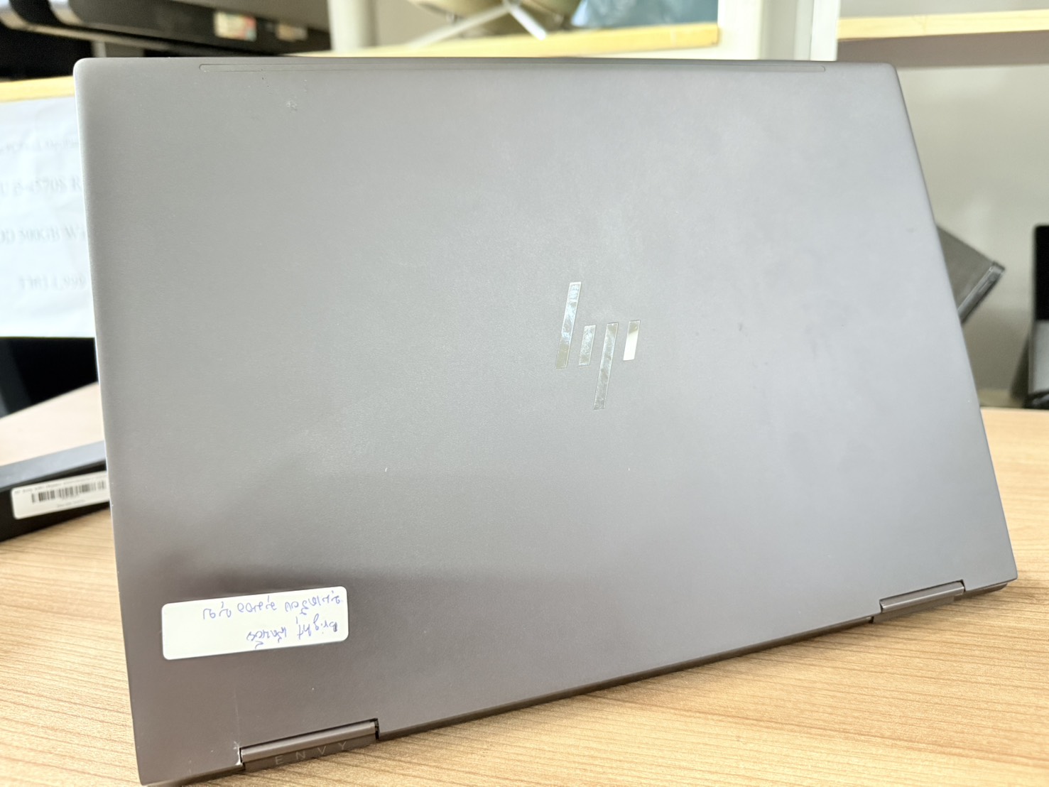 โน้ตบุ๊ค HP Envy x360 (Ryzen5 2500U/8GB/M.2 256GB) + Adapter จอ Bright เล็กน้อย มุมเครื่องกรอบจอบุบ