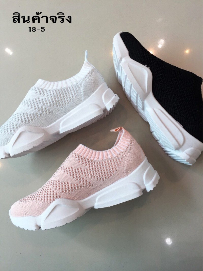 รองเท้าผ้าใบผ้ายืดทรงสวม (สีขาว)