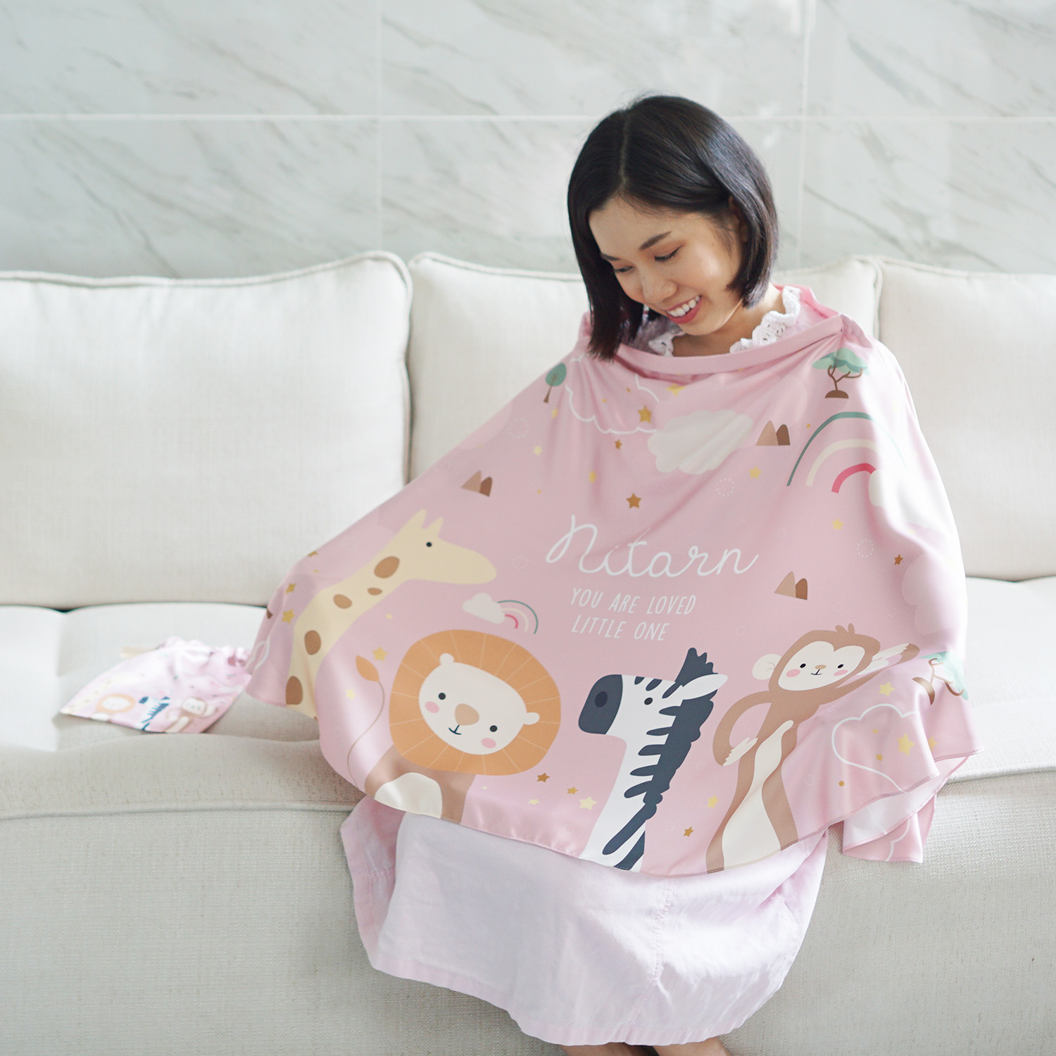 ผ้าคลุมให้นม สั่งทำใส่ชือ ลาย Safari - Pink