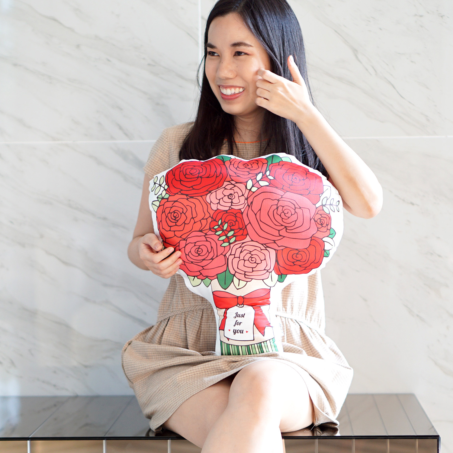 หมอนของขวัญ แบบพร้อมส่ง Grade A- ลาย Red Rose Bouquet