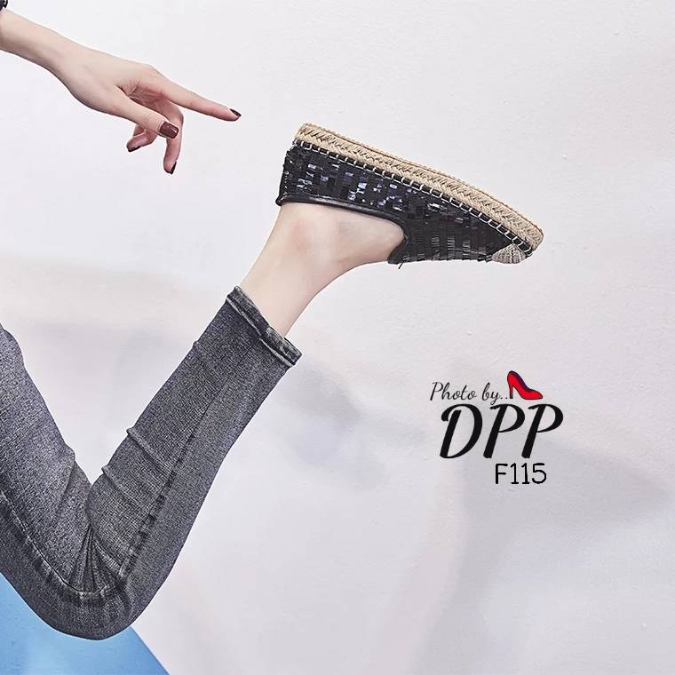 รองเท้าทรงสวมปักเลื่อม (สีเงิน)